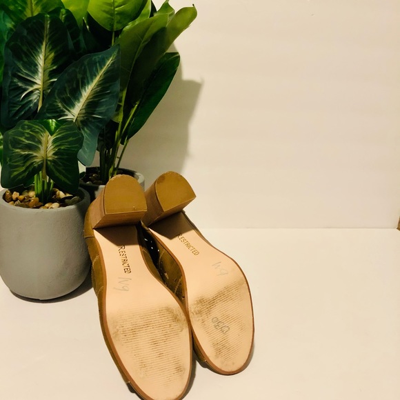 RESTRICTED Peep-toe ankle booties size 7.5 tan - Picture 8 of 9